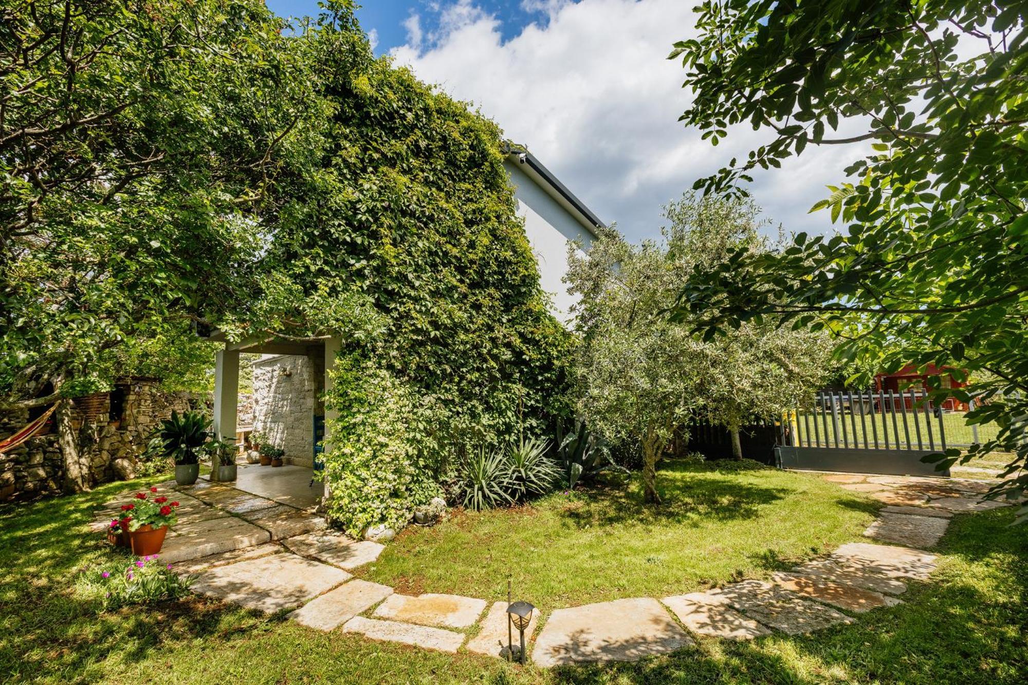 Peroj'S Green Oasis - Holiday Home Dış mekan fotoğraf