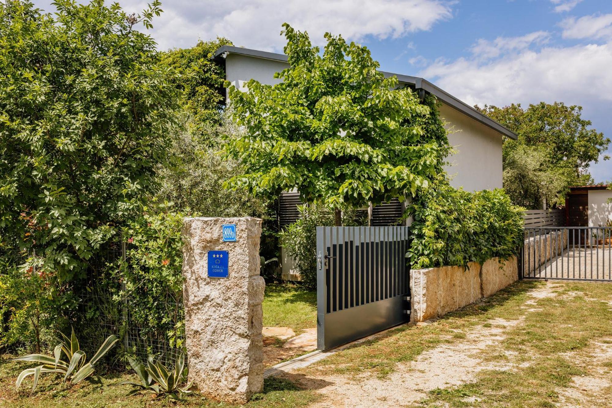 Peroj'S Green Oasis - Holiday Home Dış mekan fotoğraf